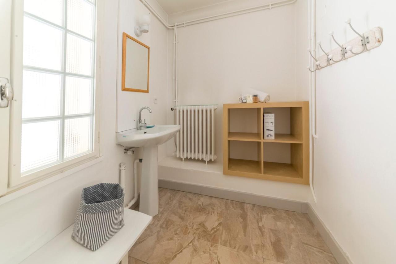Appartement De Charme - Vue Sur Remparts - Wifi Gratuit - Parking Payant A Proximite Avignon Eksteriør billede